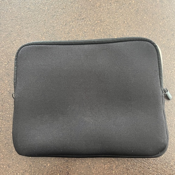 Belkin iPad Case with Zipper - Picture 2 of 4